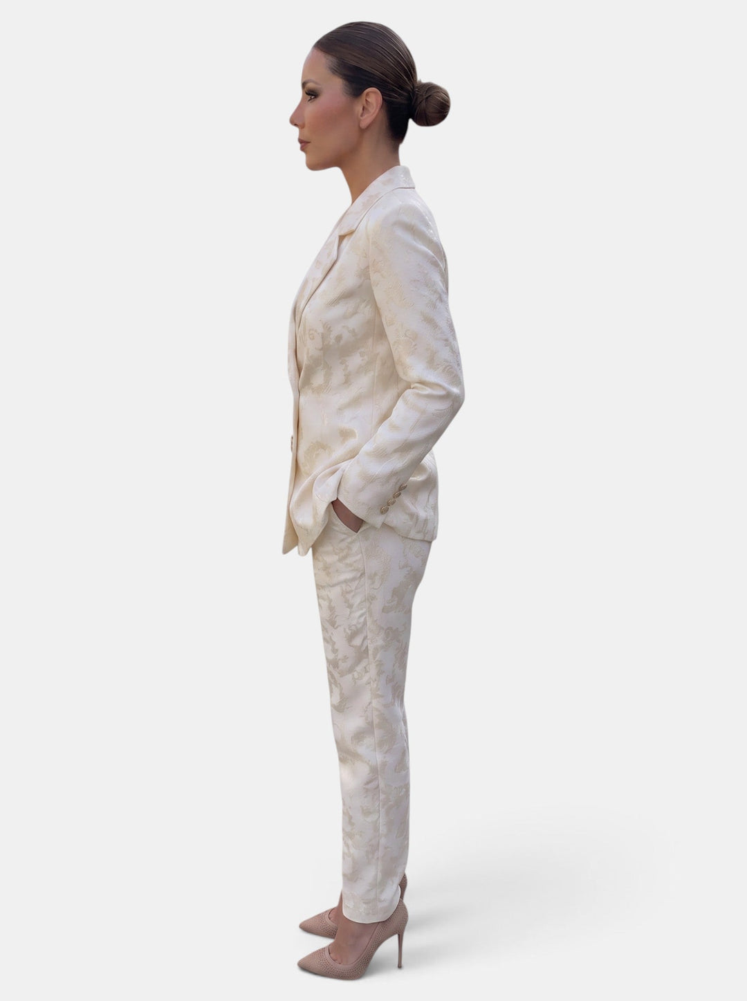 Conjunto de moda mujer: blazer elegante y pantalón wide leg. Versátil para oficina, casual o eventos.