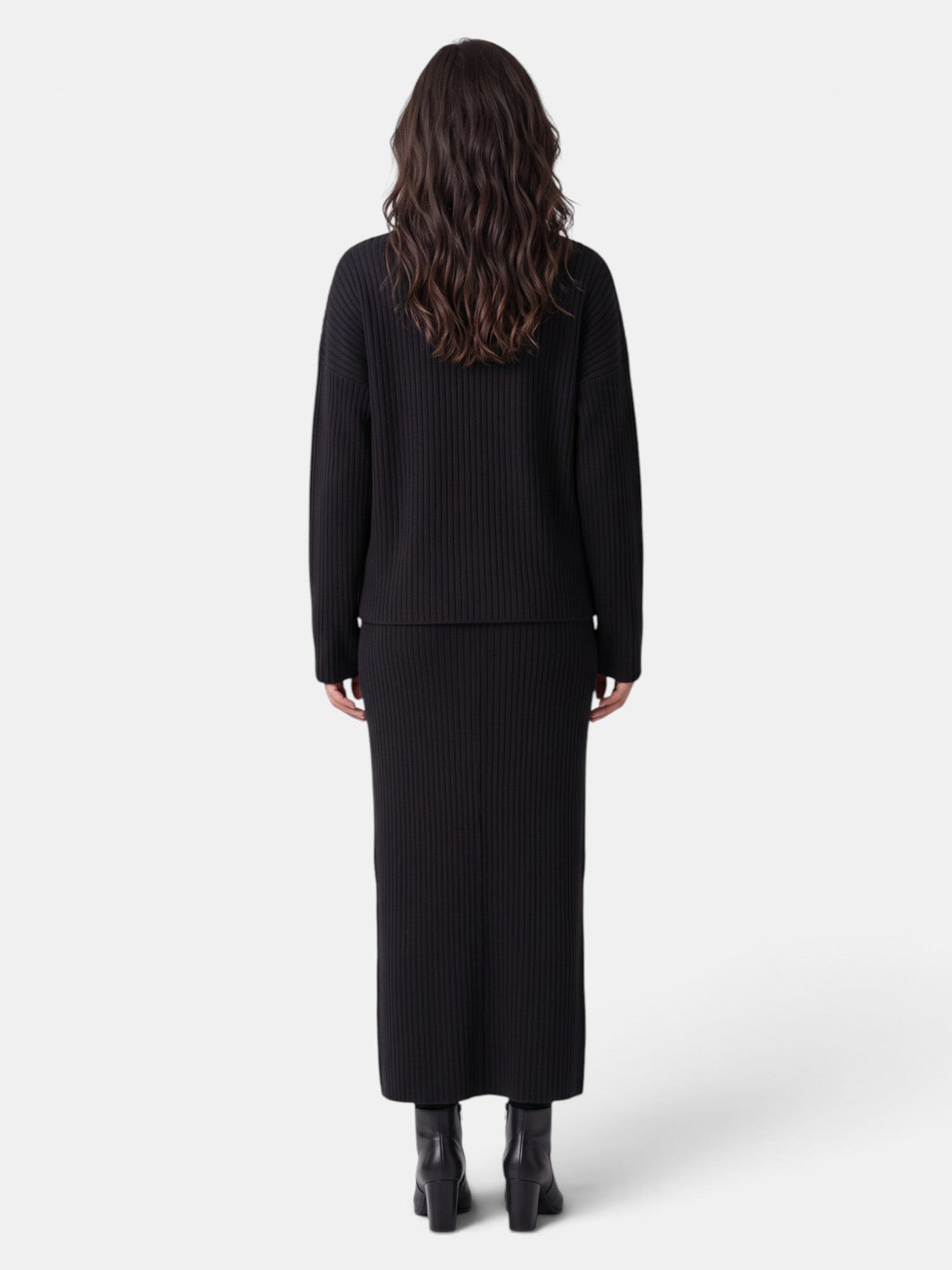 Conjunto de dos piezas para mujer: suéter elegante y falda a juego. Moda versátil.