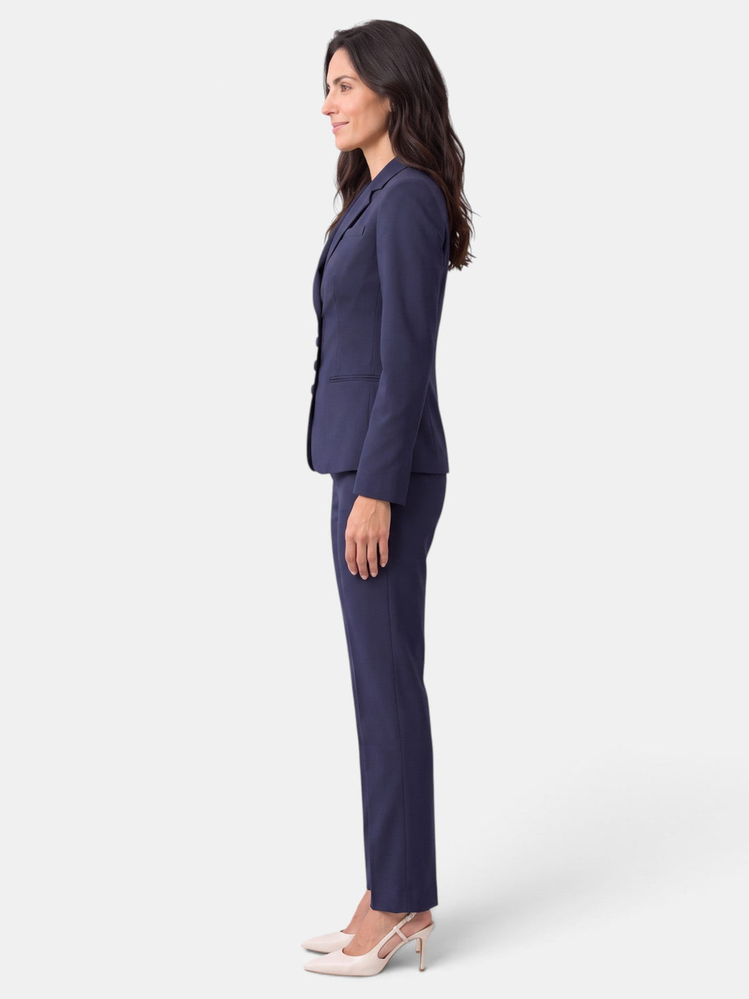 Traje de blazer asimétrico elegante para mujer. Moda femenina que empodera el look de oficina.