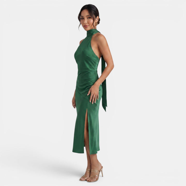 Vestido elegante drapeado en rosa, para mujer. Ideal para fiestas y eventos formales. Estilo sofisticado y sensual.