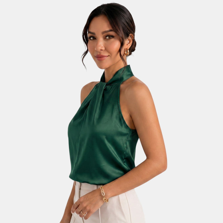 Top halter versátil, de moda para noches o días casuales.