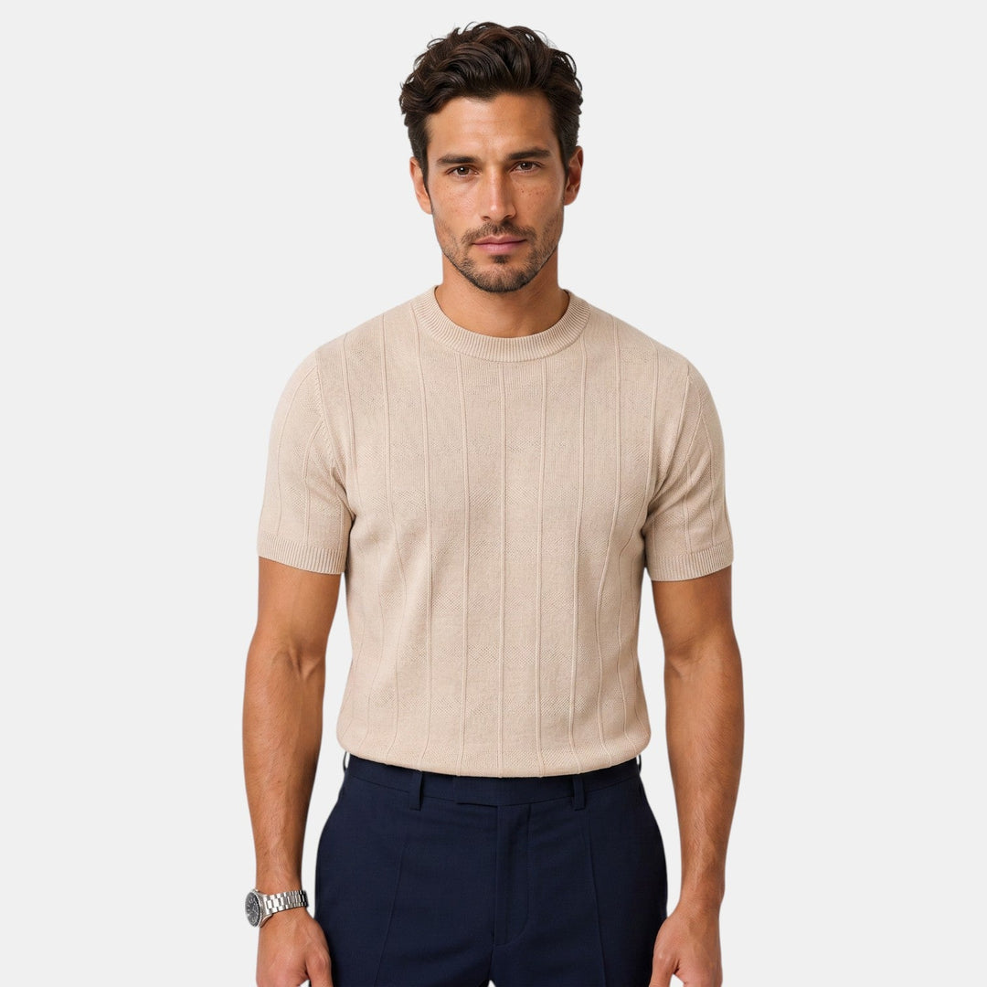 Camiseta casual slim fit para hombre. Prenda cómoda y versátil, ideal para el día a día.