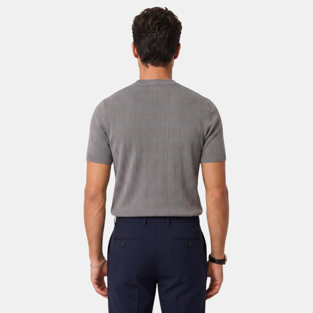 Camiseta hombre slim fit elegante y ligera. Ideal para un look casual o formal en verano, muy cómoda.
