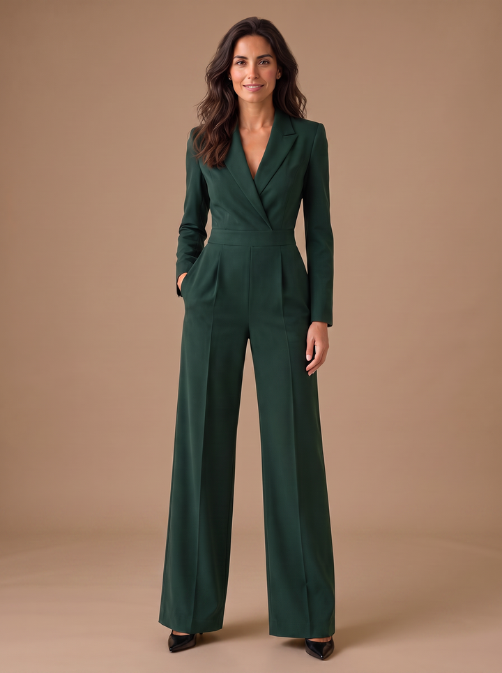Mono de fiesta con pernera ancha y escote V. Manga larga, diseño elegante para moda femenina actual.