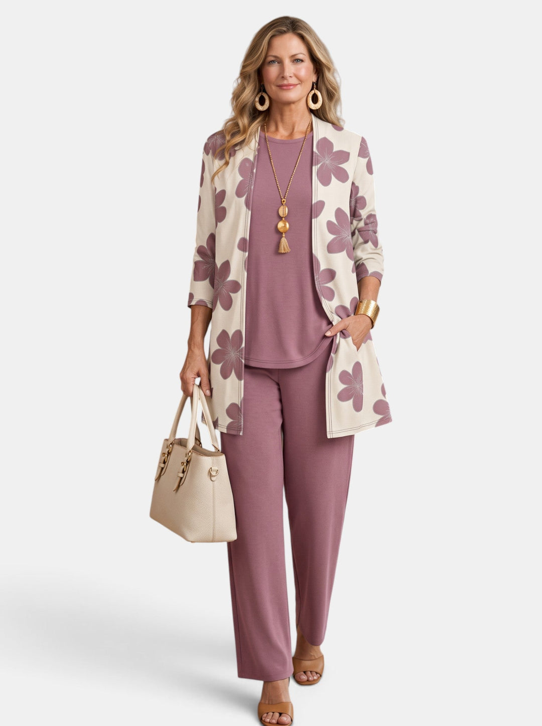 Estampado tropical detallado en el conjunto de 3 piezas para mujer, colores vivos y estilo elegante para el verano.