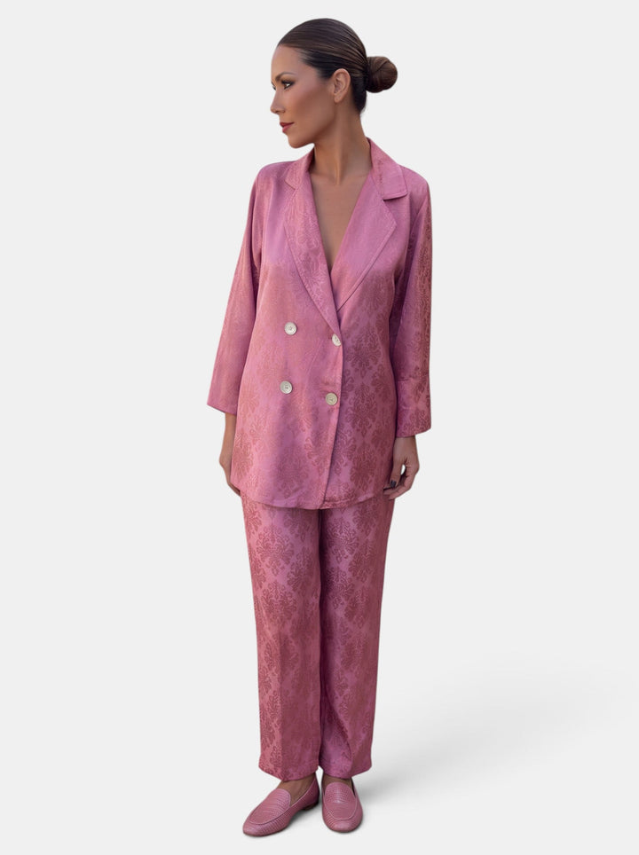 Conjunto de blazer y pantalón wide leg para mujer. Un atuendo formal y sofisticado para cualquier ocasión.