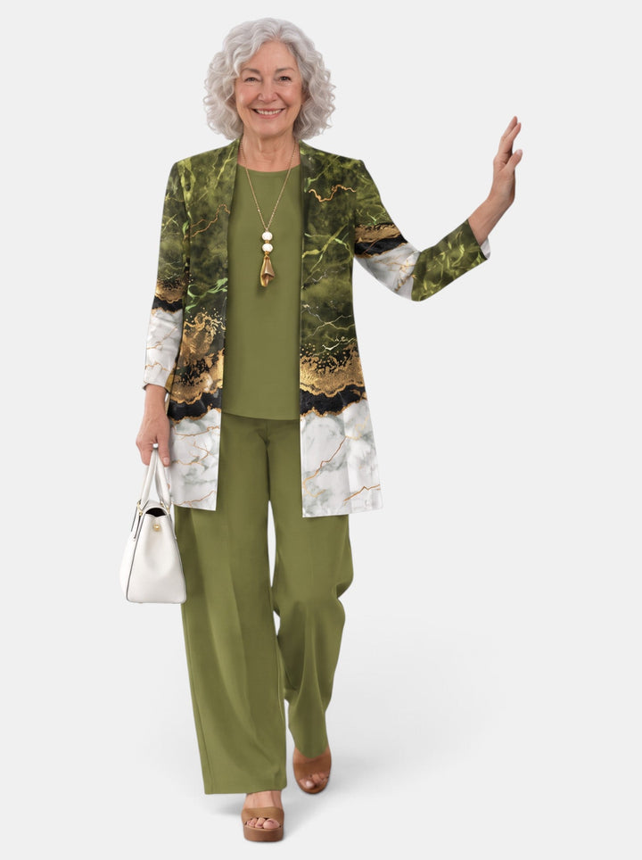 Conjunto de 3 piezas para mujer, estilo tropical chic con abrigo abierto. Blusa y pantalón elegantes para el verano.