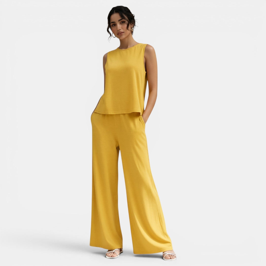 Estilo de verano: Conjunto elegante de mujer de dos piezas, perfecto para un look sofisticado y casual.