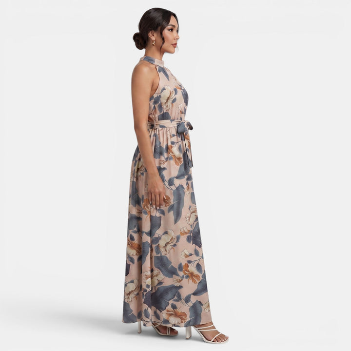 Vestido largo boho de verano, tejido ligero y fresco, cintura alta, estilo casual y elegante.