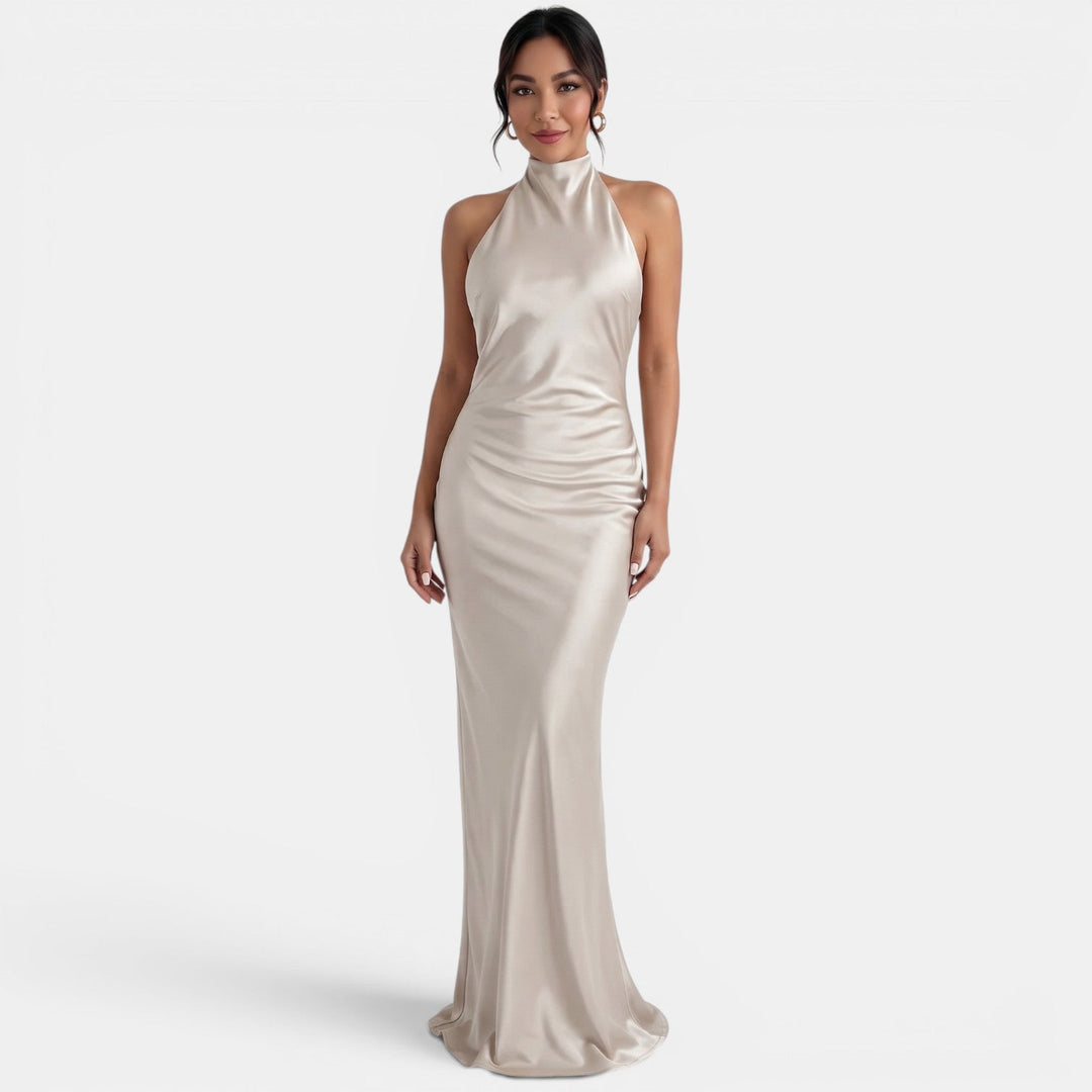Vestido largo satinado halter para mujer, ideal para fiesta elegante o gala de noche.