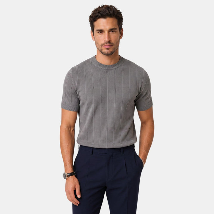 Camiseta slim fit premium, realzando la figura masculina. Elegante y de alta calidad para hombre.