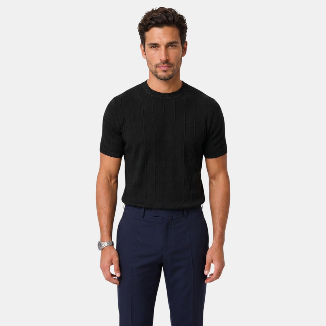 Camiseta slim fit hombre, versátil para un estilo casual de verano o un look más elegante.
