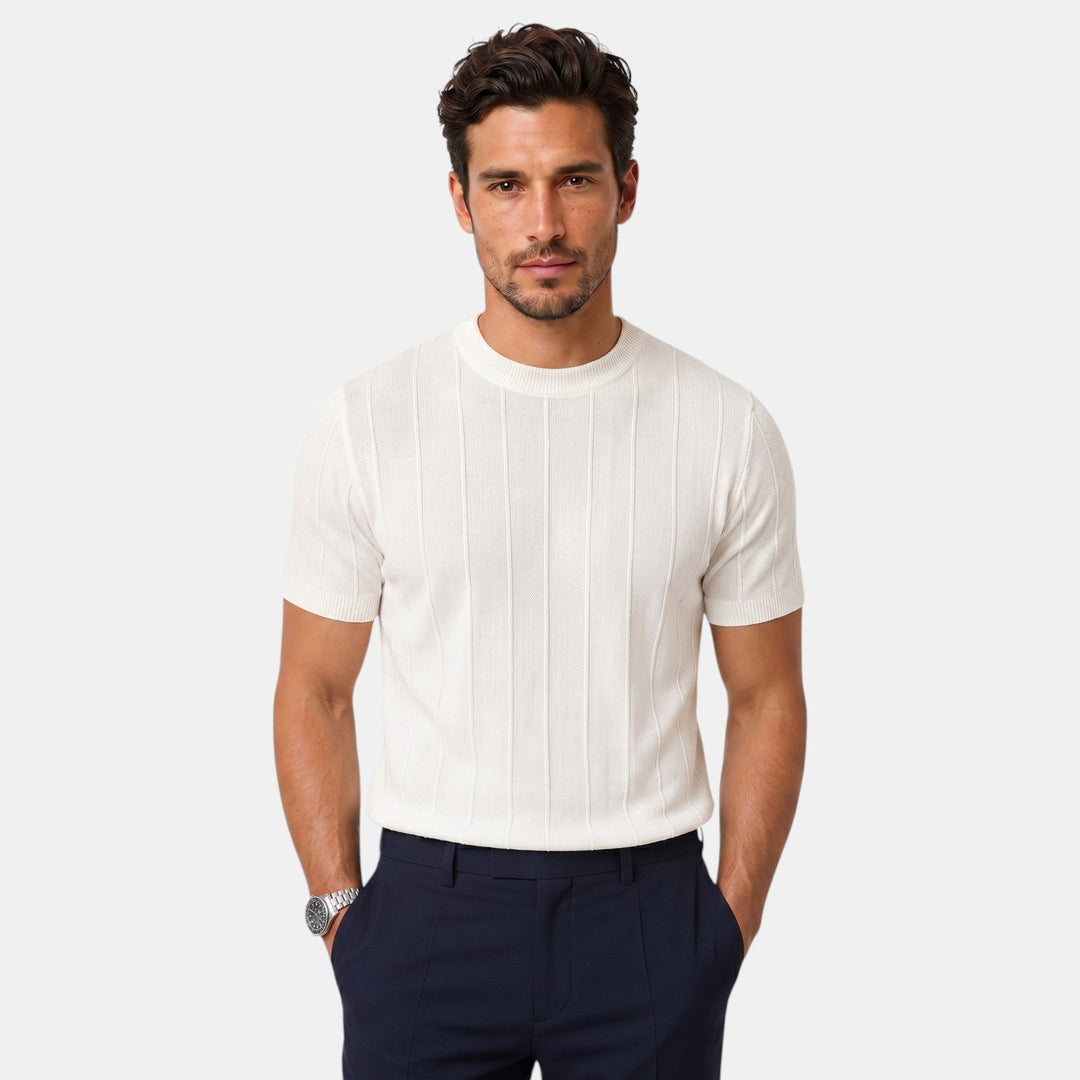 Camiseta hombre slim fit premium. Ajuste perfecto, ideal para look casual o elegante de verano.
