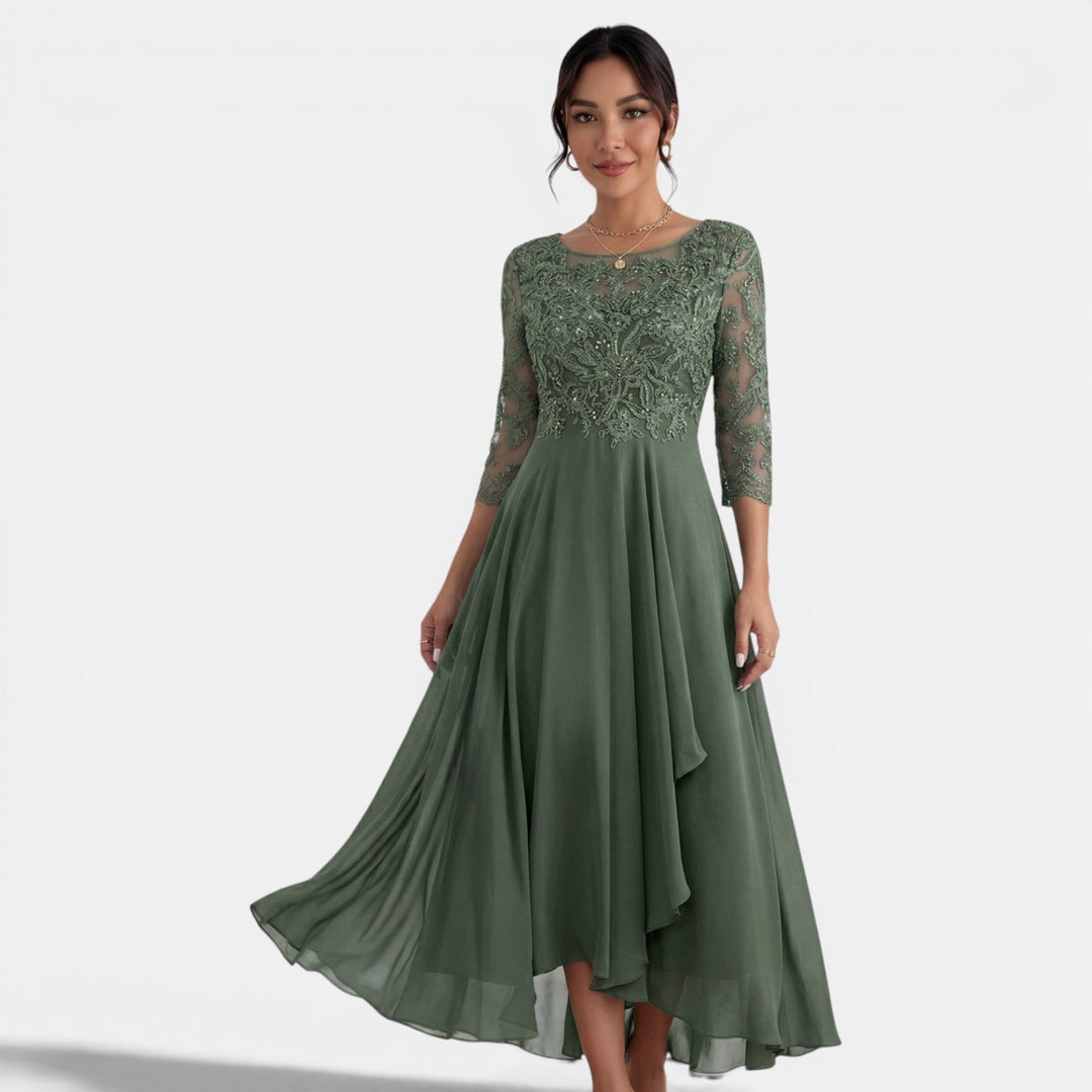 Vestido largo verde de chiffon y encaje, elegante atuendo para fiesta y eventos de noche.