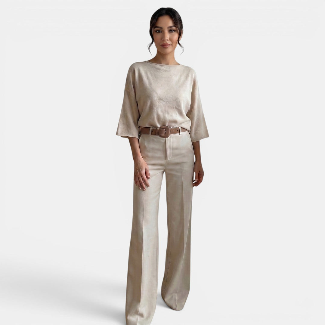 Conjunto de dos piezas elegante y holgado para mujer en beige, ideal para un estilo cómodo y moderno.