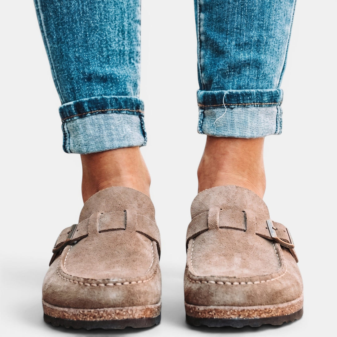 Calzado ortopédico de mujer, sandalias ergonómicas con hebilla, ideal para paseos casuales.