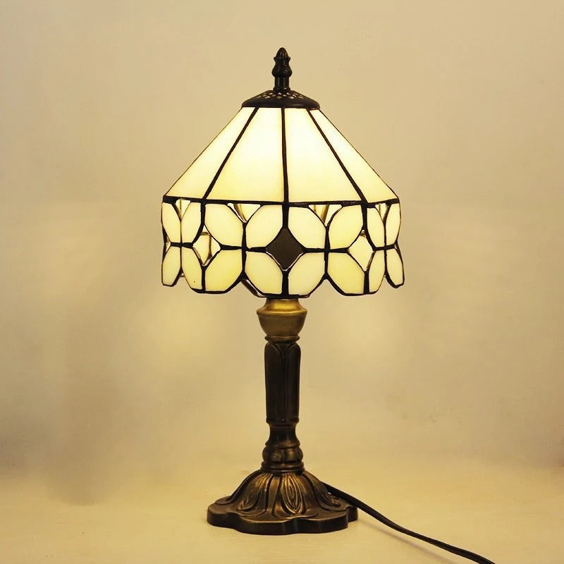 Lámpara de mesa LED estilo Tiffany E27, diseño retro barroco de vidrio. Perfecta para decoración e iluminación.
