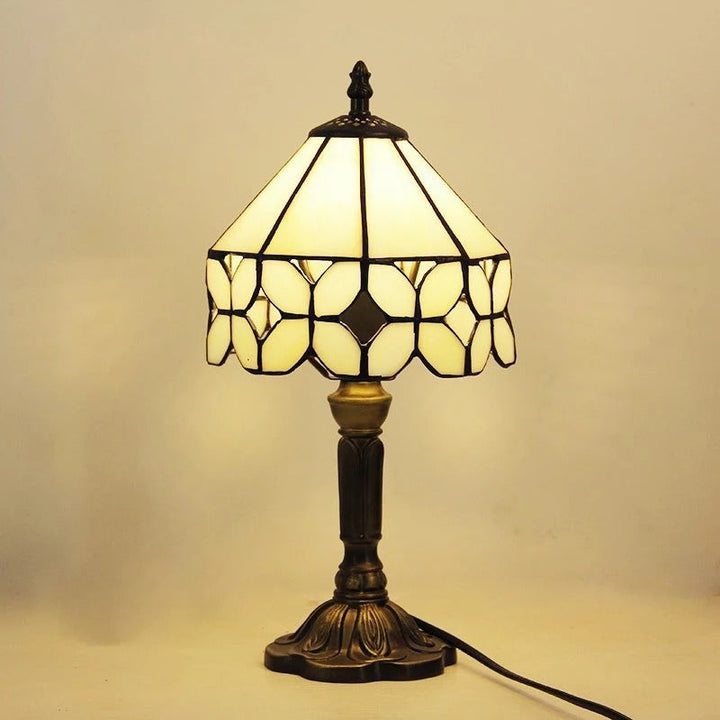 Lámpara de mesa LED estilo Tiffany E27, diseño retro barroco de vidrio. Perfecta para decoración e iluminación.