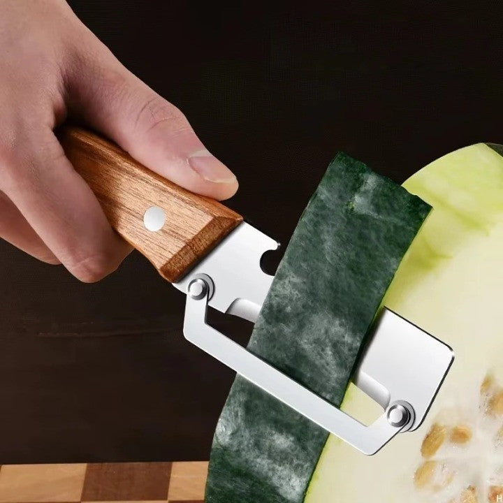 Pelador ergonómico de verduras y frutas con multicuchilla de acero inoxidable, un utensilio de cocina versátil para preparación.