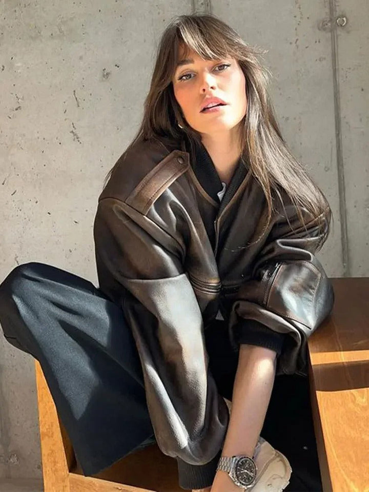 Bomber vintage para mujer, look urbano y elegante, ideal para un estilo audaz y a la moda.