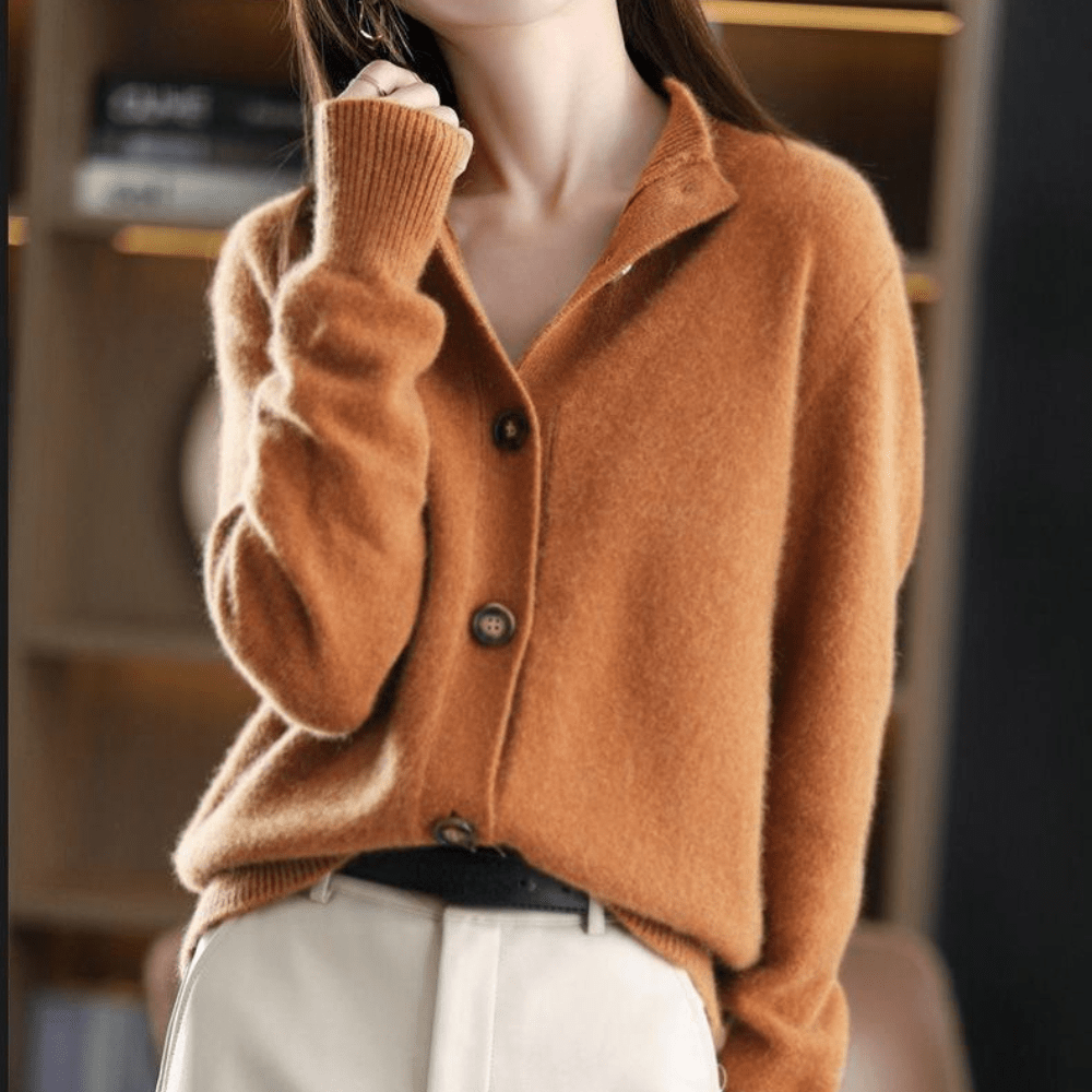 Cárdigan de mujer, prenda superior cálida y elegante. Ideal para looks de moda en otoño/invierno.