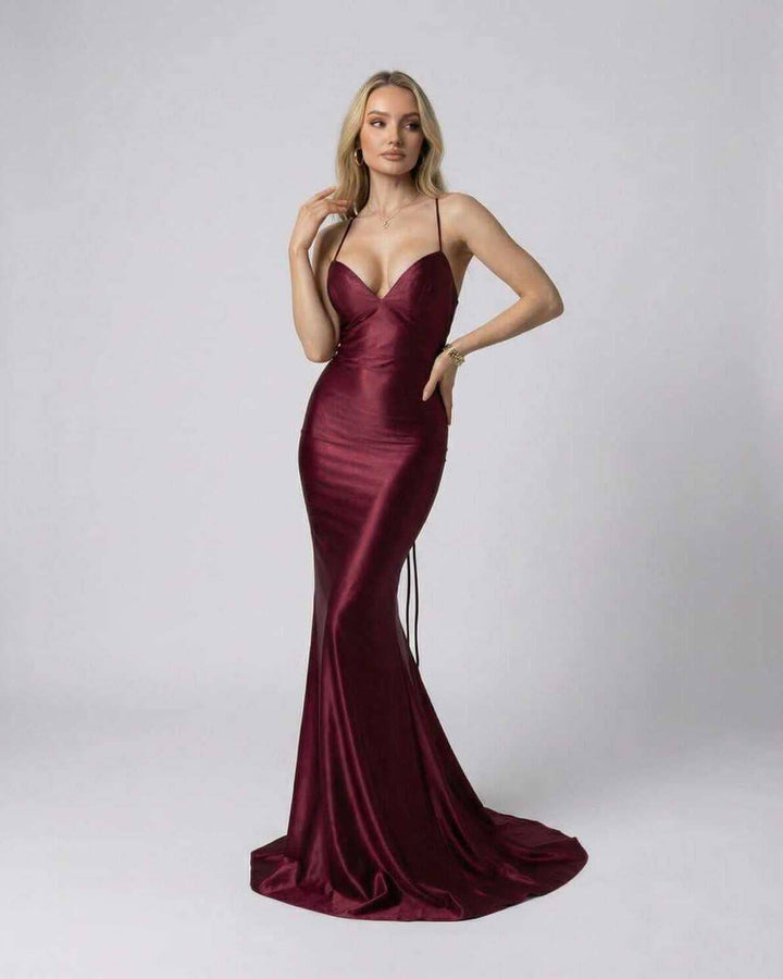 Elegante vestido maxi blanco de moda para mujer con escote en V, ideal para fiesta, boda y ajuste perfecto.