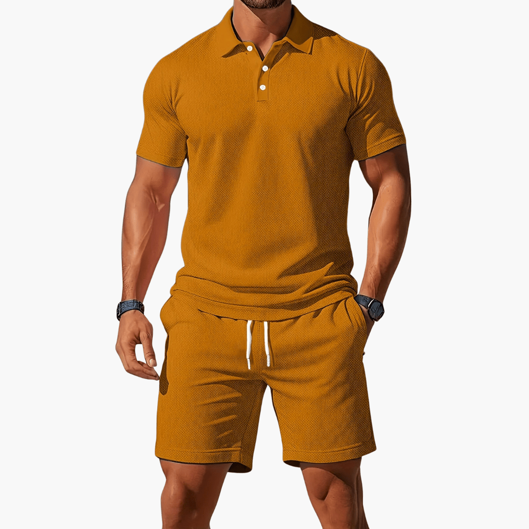 Conjunto de hombre fresco y versátil, polo con botones y short casual para el buen tiempo.