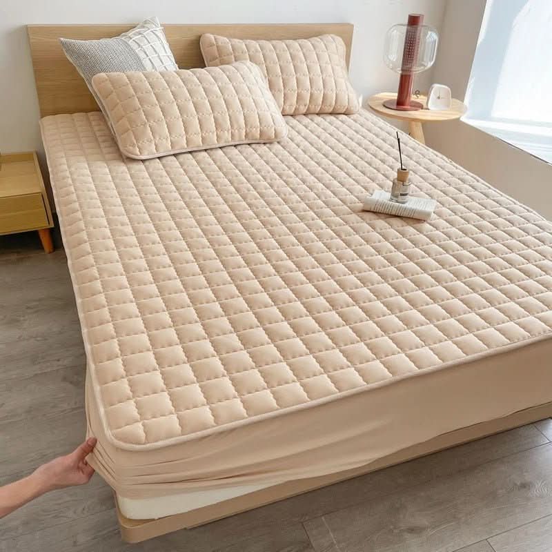 Protector de cama integral: suave, transpirable y antiácaros. La funda ideal para un confort duradero en tu dormitorio.