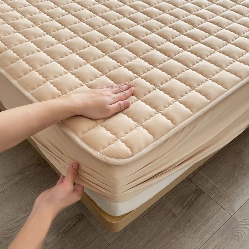 Protector de colchón antiácaros, suave al tacto. Mejora la calidad de tu sueño con esta funda de cama de lujo.