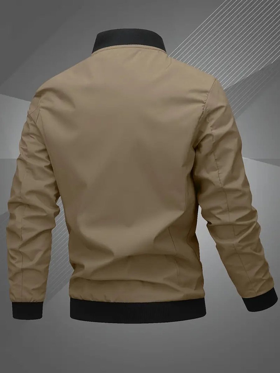 Chaqueta bomber para hombre, perfecta para capas, diseño casual con cremallera.