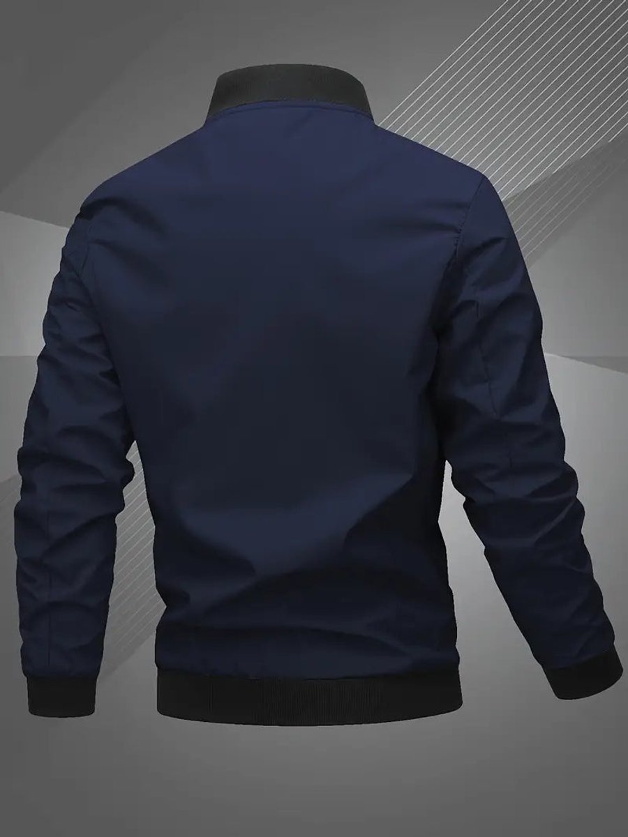 Chaqueta bomber casual para hombre con cremallera. Un básico de moda masculina.
