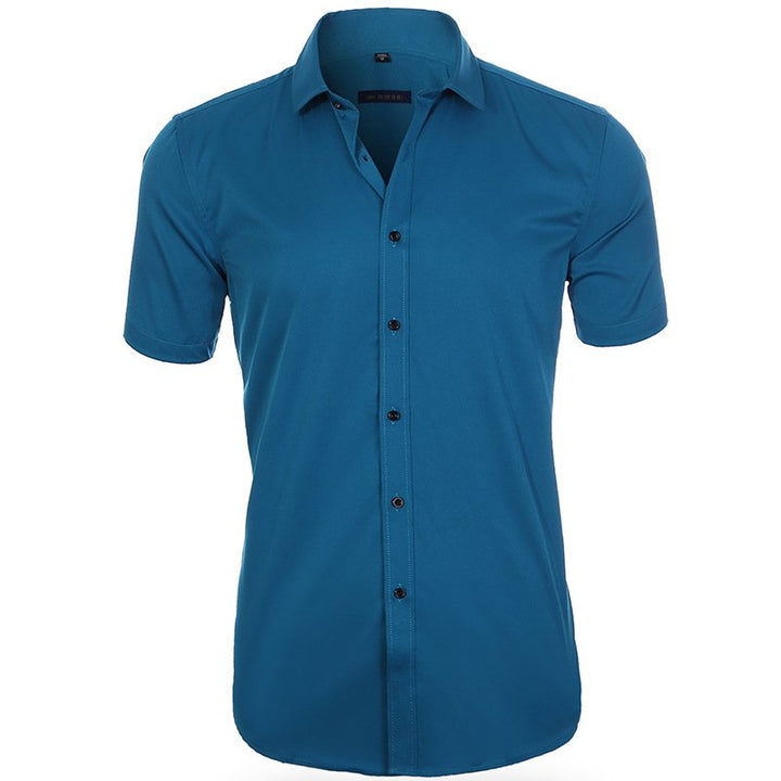 Camisa hombre entallada, manga corta. Tendencia moderna y casual para el armario de verano.