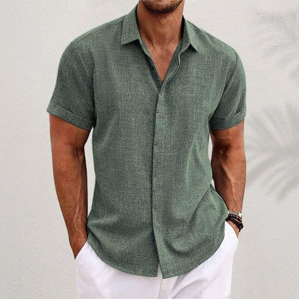 Camisa masculina casual y versátil, manga corta abotonada, perfecta para el verano.