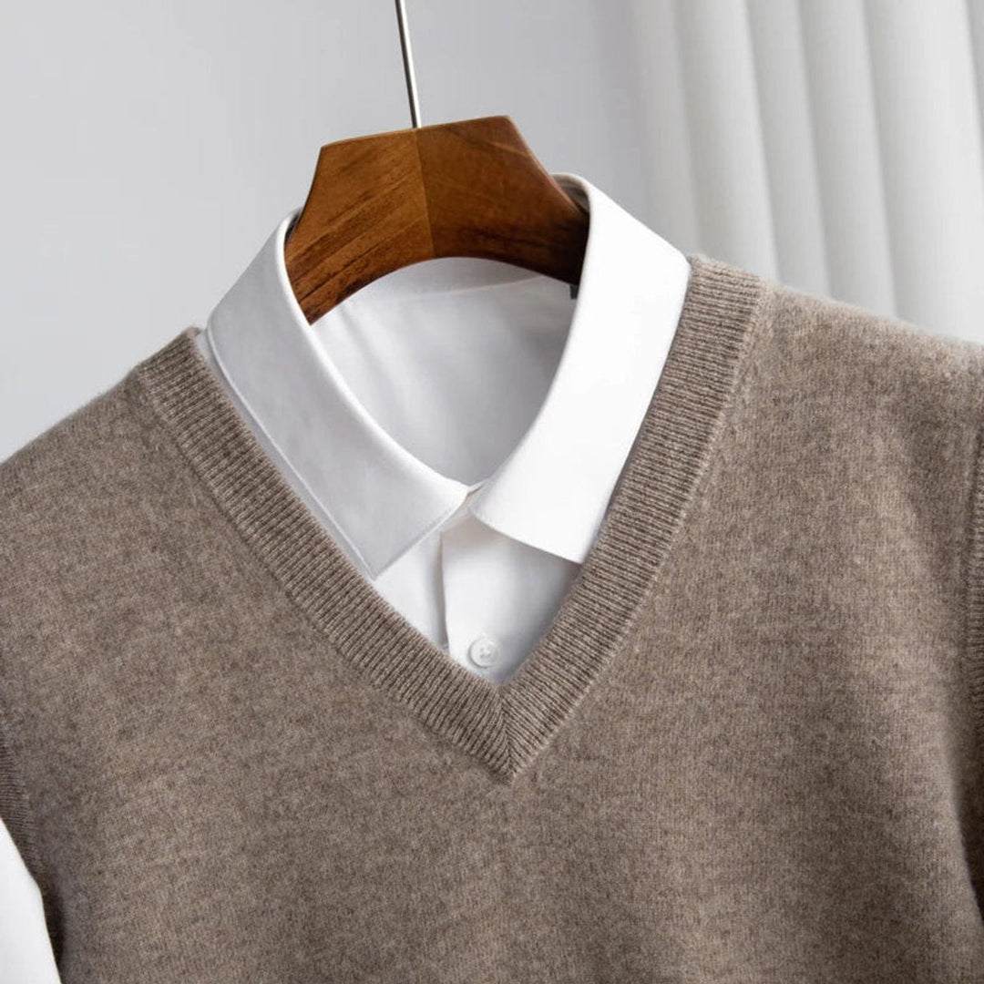 Chaleco de lana merino para hombre, cuello en V, clásico y sofisticado, ideal para cualquier ocasión.
