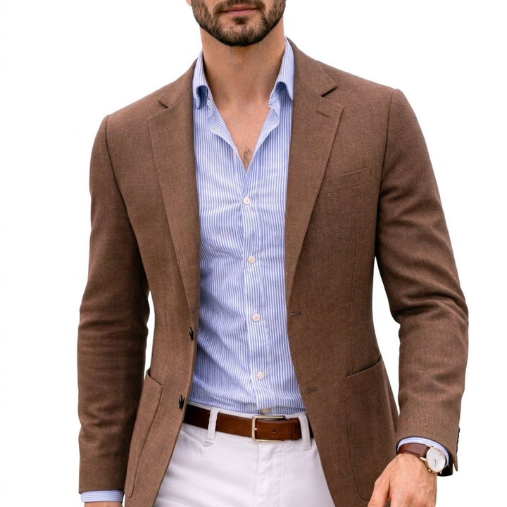 Blazer de calidad entallado para hombre, tejido flexible. Estilo elegante para cualquier ocasión formal o casual.