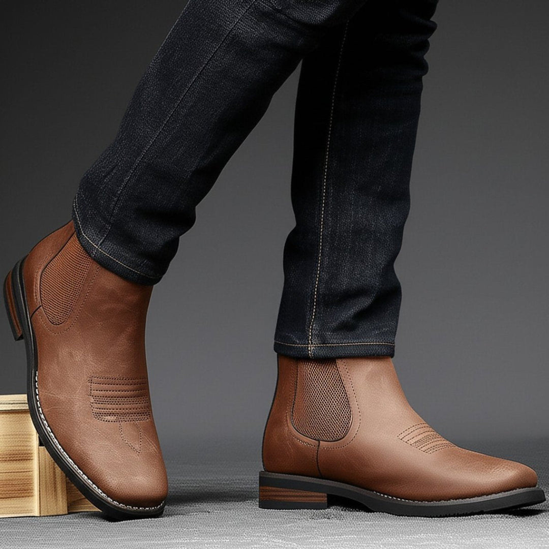 Botines Chelsea Daniel de piel para hombre, estilo western. Calzado elegante y cómodo con tacón.