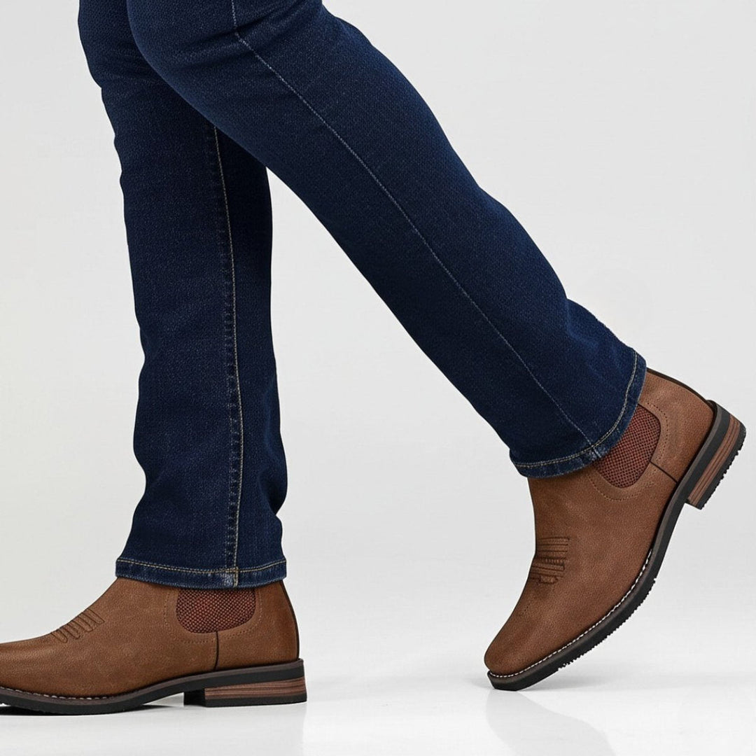 Botines Chelsea Daniel hombre con elástico lateral. Estilo western elegante, calzado cómodo.