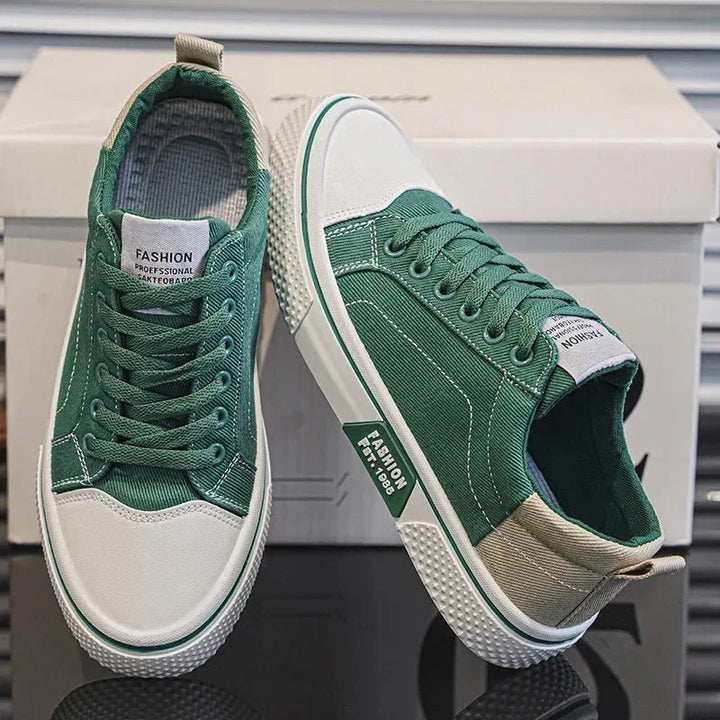 Zapatillas casuales de hombre con estilo retro. Calzado urbano moderno, perfecto para outfits de verano.