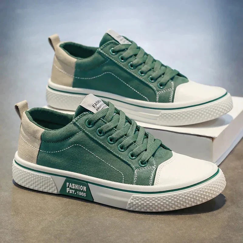 Zapatillas hombre casual de color clásico. Calzado ideal para el verano, fusiona estilo retro y confort diario.