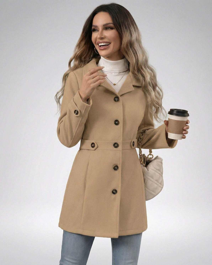 Chaqueta de moda beige para mujer, estilo elegante y ajustado, ideal para otoño y primavera.