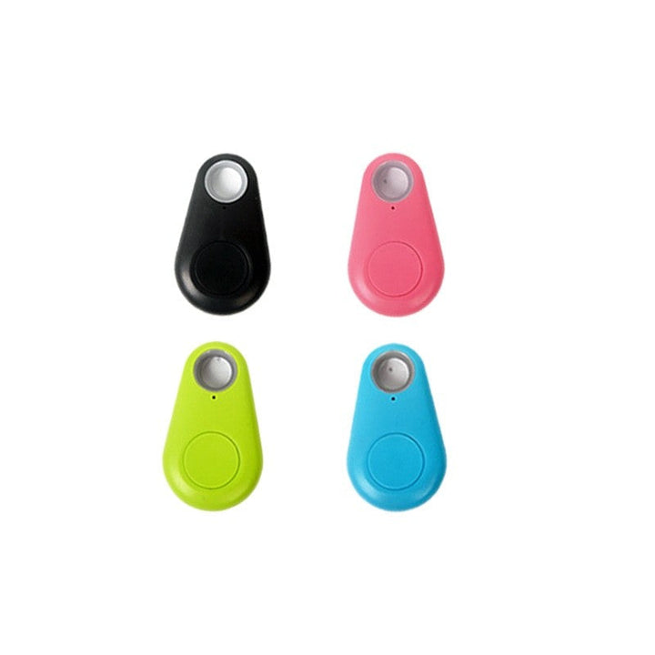 Rastreador GPS compacto y mini con alerta SOS, ideal para mascotas y seguridad vehicular.