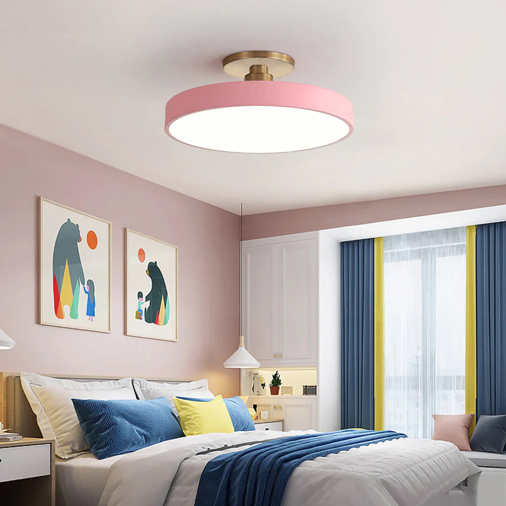 Luz de techo LED ajustable, crea el ambiente perfecto en tu hogar moderno.