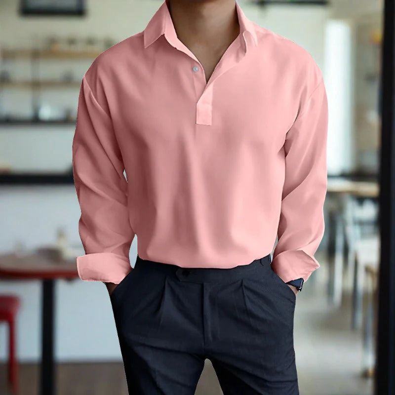 Camisa elegante de hombre manga larga, cuello clásico. Prenda de moda masculina, formal o casual, para eventos.