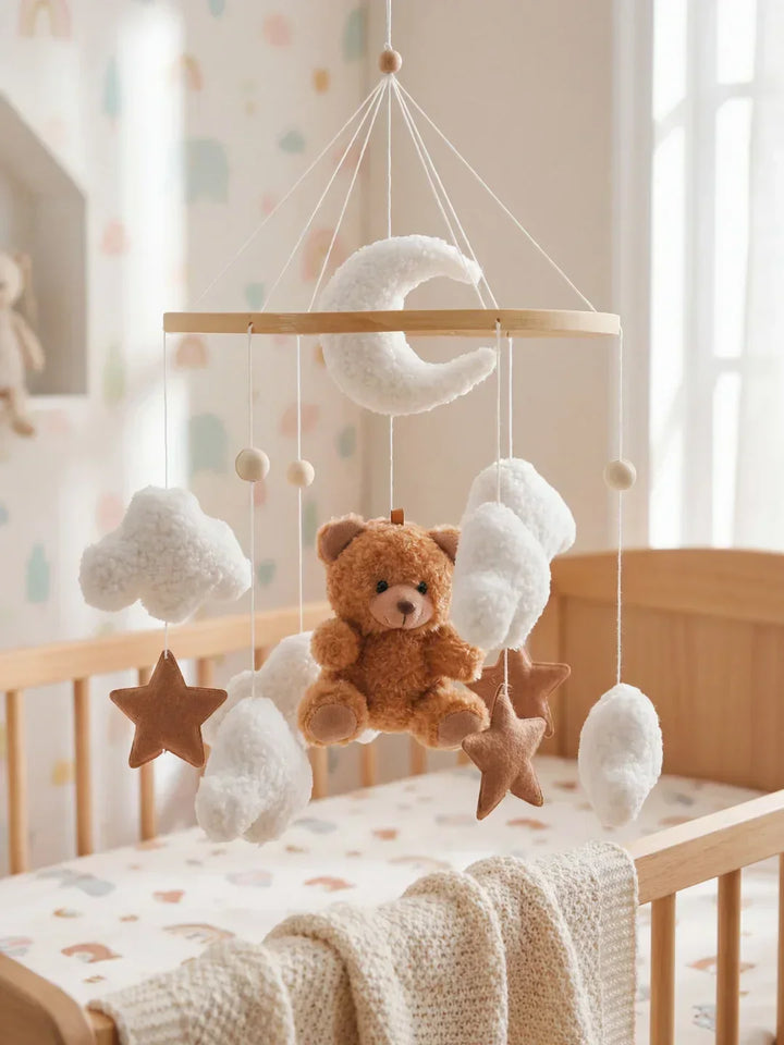 Decoración de cuna de madera, móvil educativo y estimulante para bebés.