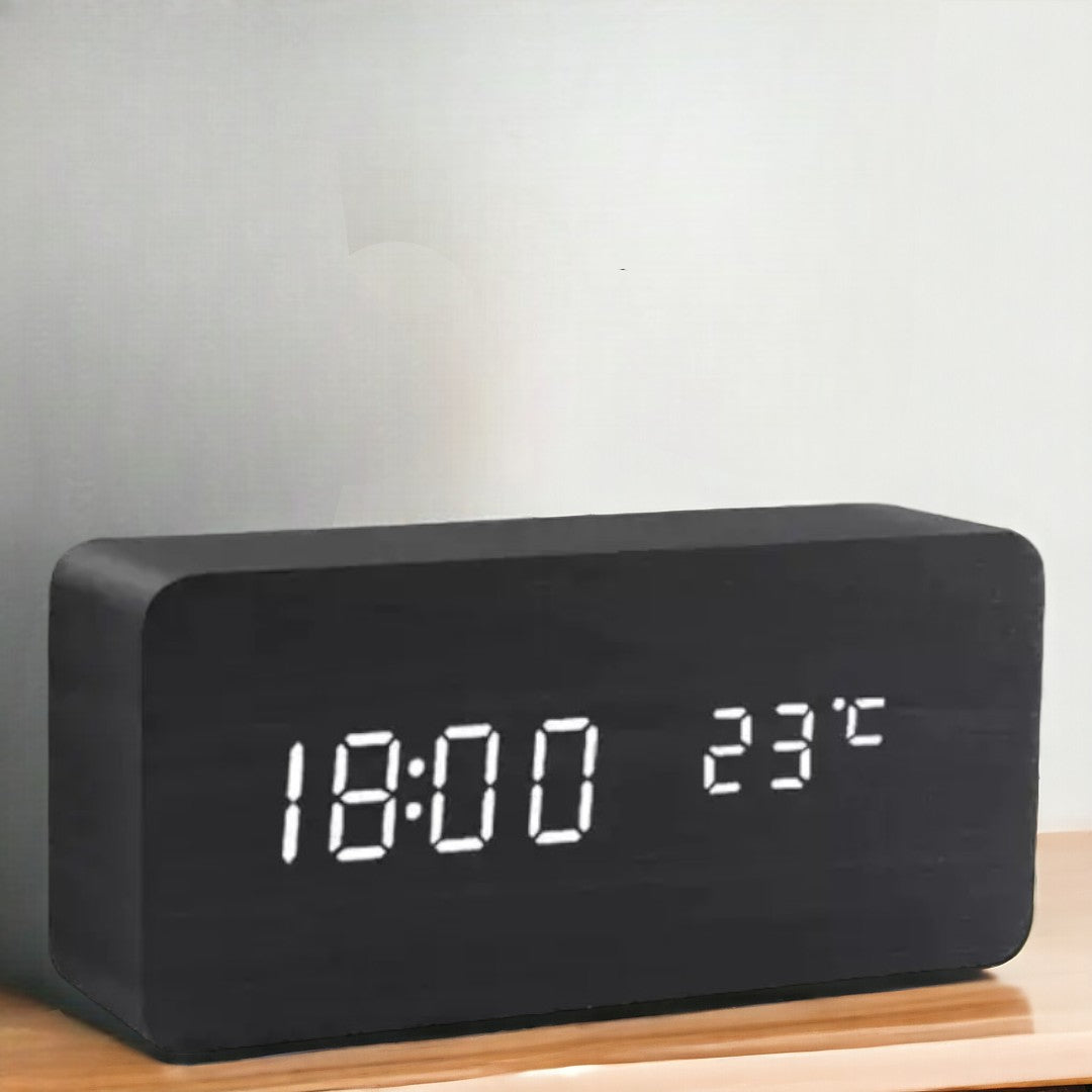 Despertador moderno digital con aspecto de madera, control de voz, termómetro integrado, complemento decorativo de hogar.