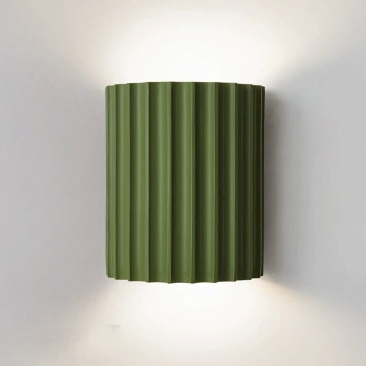 Iluminación de pared LED para dormitorio, lámpara moderna de resina con diseño elegante y funcional.