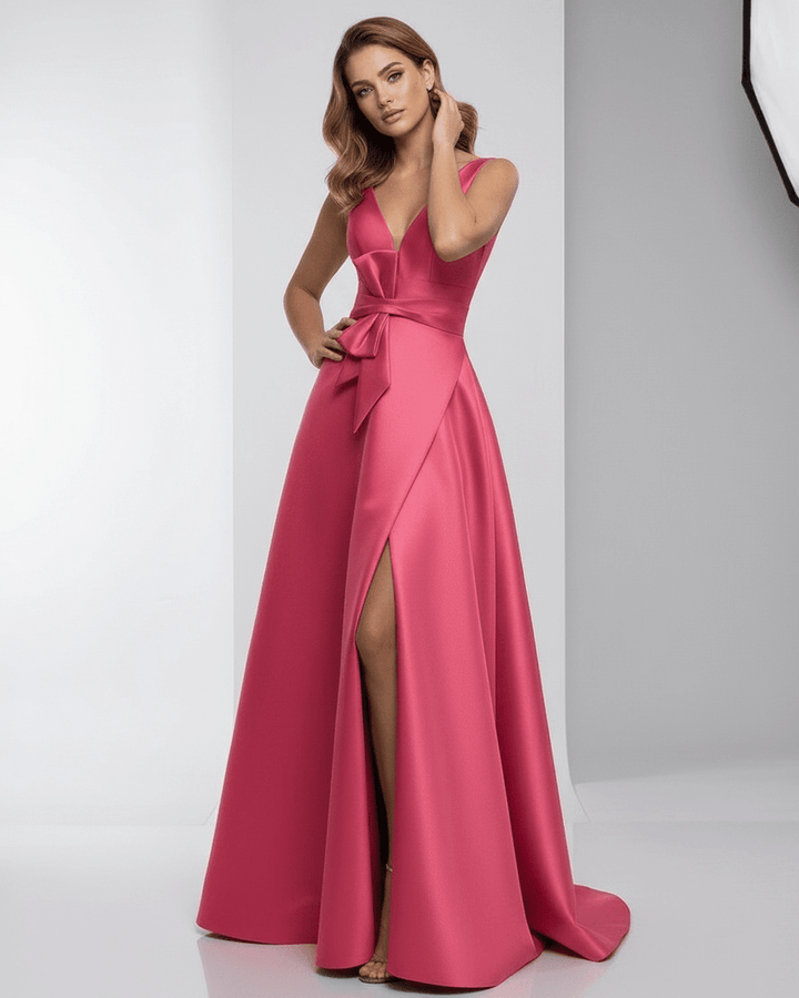 Elegante vestido maxi rosa para mujer con escote V y sin mangas. Perfecto para eventos de noche, cenas formales.