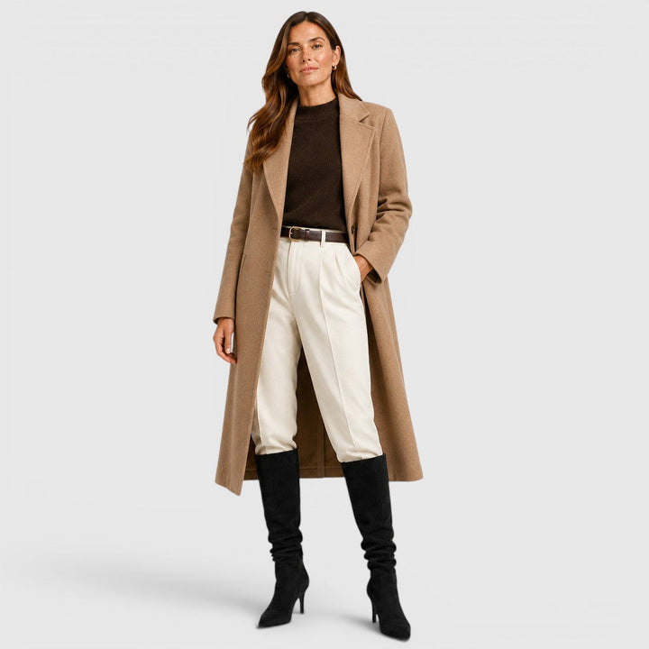 Botas elegantes para mujer con tacón de aguja. Calzado versátil para fiesta, ocasión especial y moda actual.
