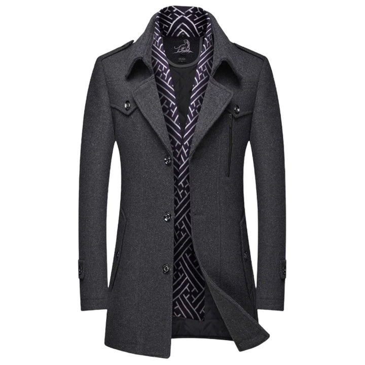Detalle de los bolsillos y el cierre de botones en un abrigo clásico de hombre. Ropa de invierno casual y cómoda.