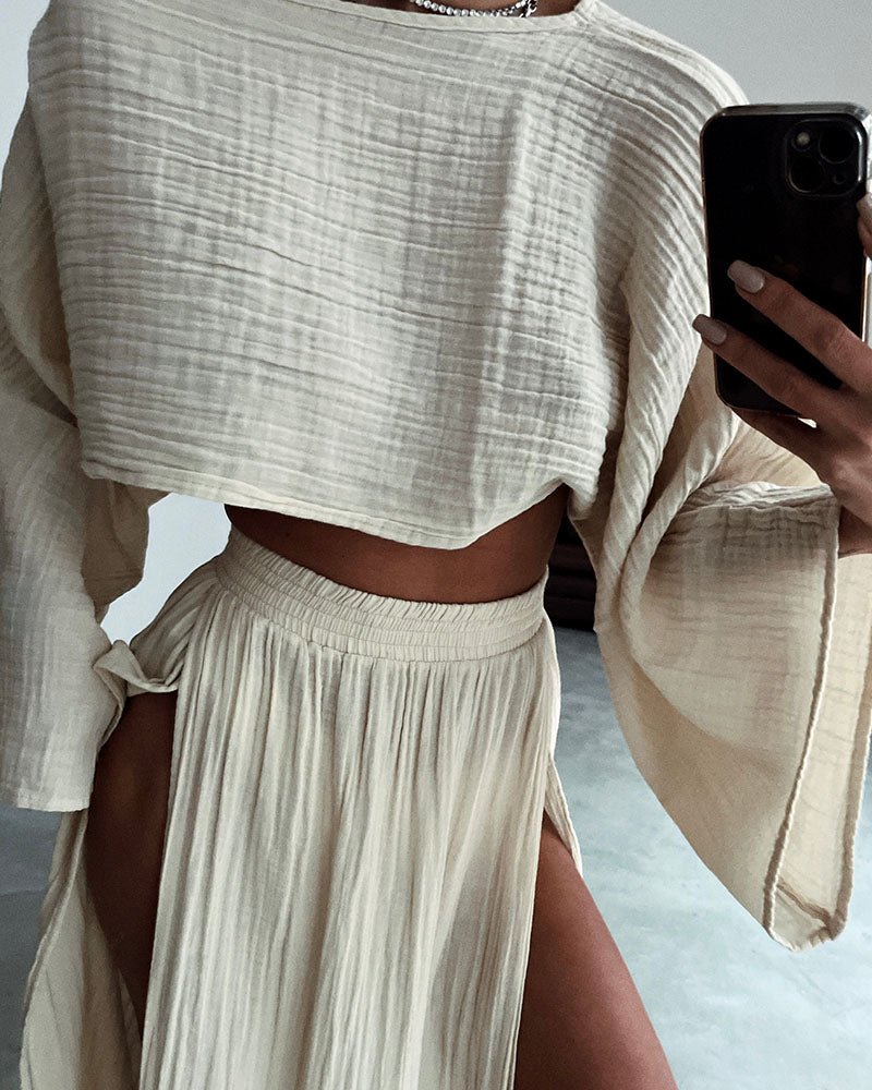 Moda bohemia para mujer, conjunto de verano, top crop y falda larga para un look casual.
